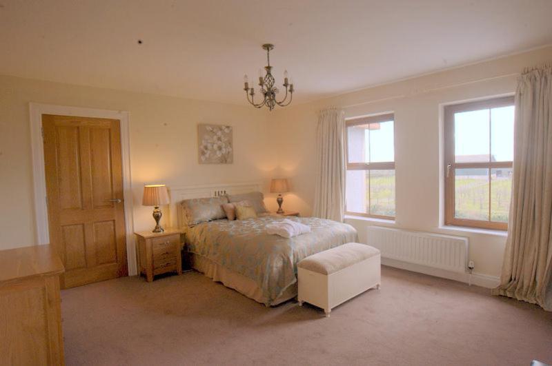 Knockalla Luxury Property With Hot Tub Suitable For Families Portadown Eksteriør bilde